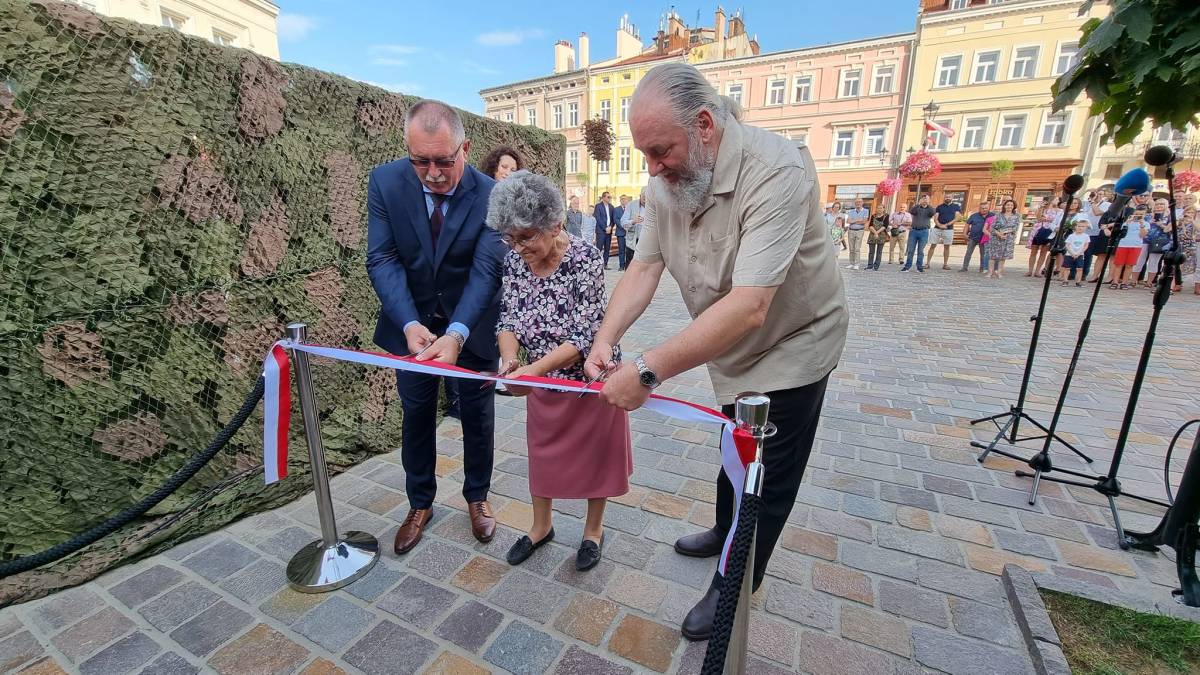 Odsłonięcie tablicy 15 sierpnia