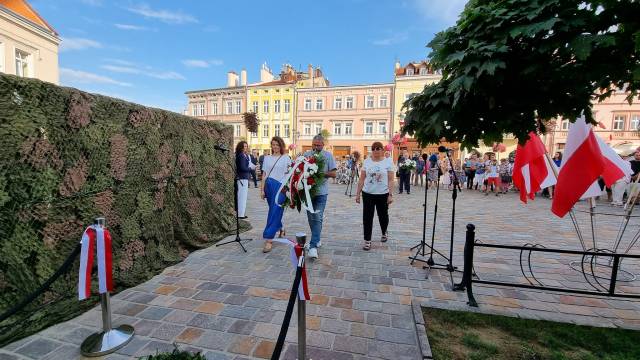 Odsłonięcie tablicy 15 sierpnia