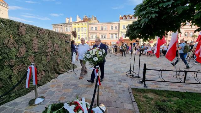 Odsłonięcie tablicy 15 sierpnia