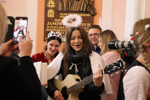 Kolędy w wykonaniu przedstawicieli Jarosławskiego Ośrodka Kultury i Sztuki