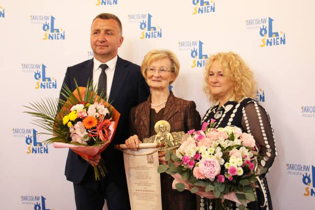 Marta Zadorożna, Olaf Pokrywka dyrektor SP nr 1, Marta Cisek - Skiba radna RM