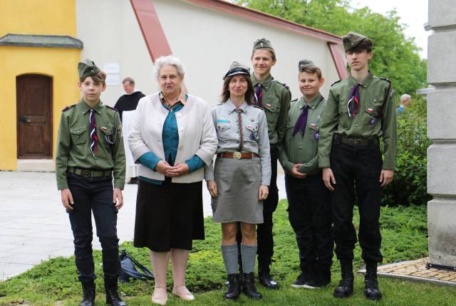 Harcerze ZHP Hufiec Jarosław oraz Irena Czartoryska - Bylicka 