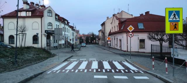 Wyniesione przejście przy ul. Spytka