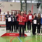 Martyna Brudek, Urszula Kutyła Natalia Socha, Wiesław Kutyła na podium