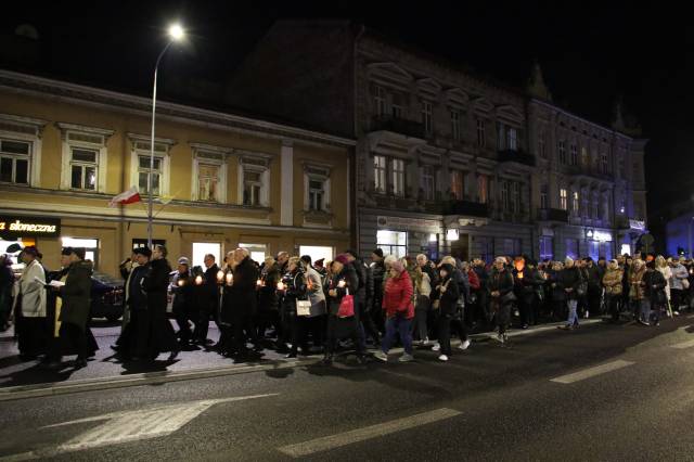 Uczestnicy Marszu Światła