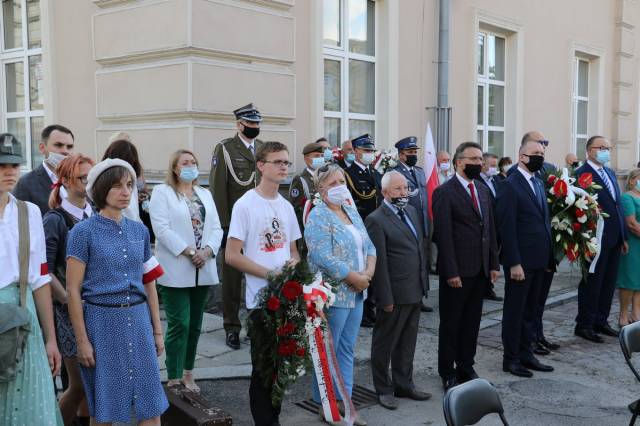 Zaproszeni goście oraz mieszkańcy miasta Jarosławia