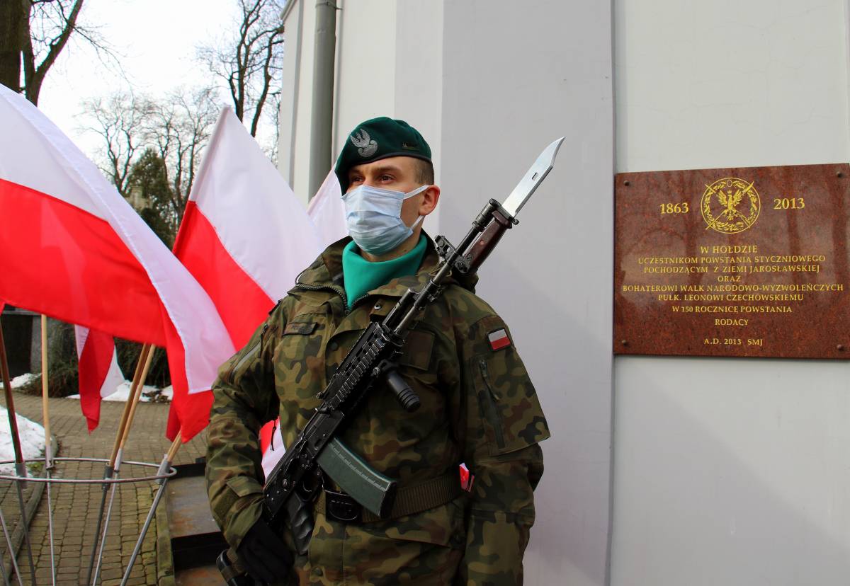 Warta honorowa 14.Jarosławskiego Dywizjonu Artylerii Samobieżnej im. gen. bryg. Wacława Wieczorkiewicza