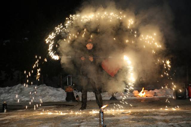 Fireshow w wykonaniu Rycerza Rainera