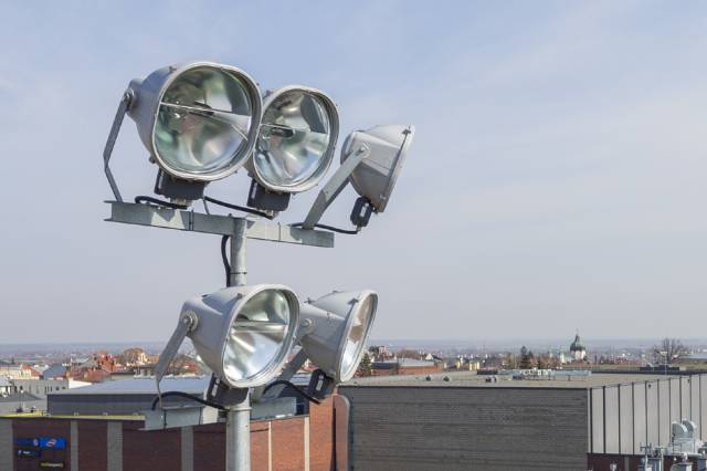 Oświetlenie stadionu miejskiego przy ul. Piekarskiej w Jarosławiu. Fot. Radosław Baj, Zespół Szkół Innowacyjnych w Jarosławiu.