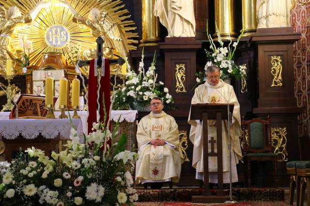 Msza Św. pod przewodnictwem ks. prałata Mariana Bocho, w intencji śp. Teresy Kraus.