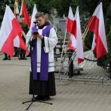 O. Dawid z parafii pw. Trójcy Przenajświętszej podczas modlitwy w intencji pomordowanych.