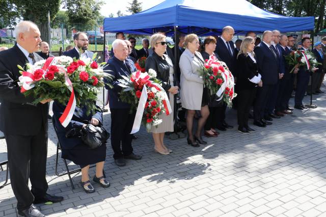 Uczestnicy obchodów 82. rocznicy wybuchu II wojny światowej.