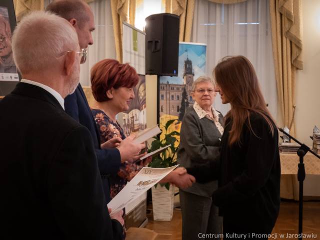 Uroczyste wręczenie nagrody laureatce XIX edycji Konkursu Recytatorsko-Poetyckiego im. Jerzego Hordyńskiego.