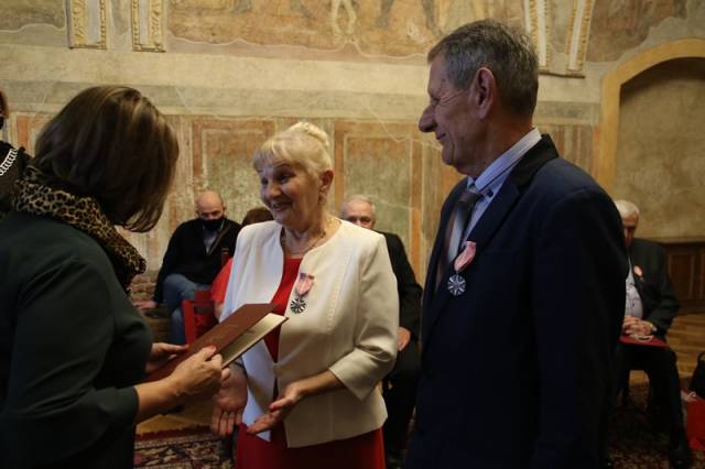 Dekoracja Medalami za Długoletnie Pożycie Małżeńskie.