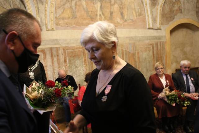 Dekoracja Medalami za Długoletnie Pożycie Małżeńskie.