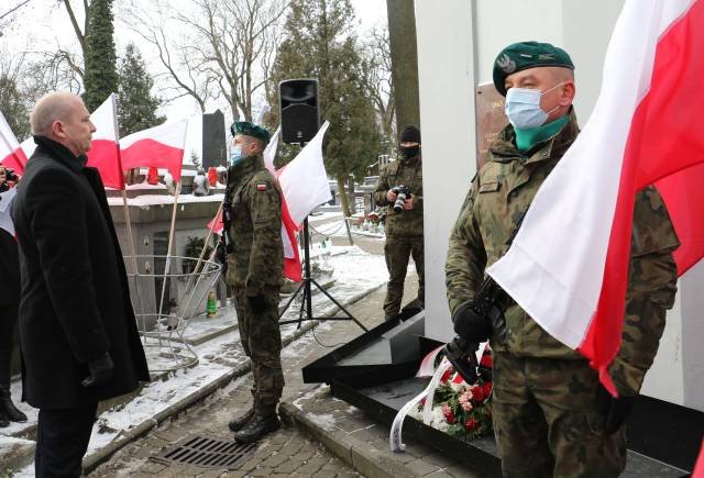 Hołd powstańcom w imieniu burmistrza Waldemara Palucha złożył jego zastępca Dariusz Tracz