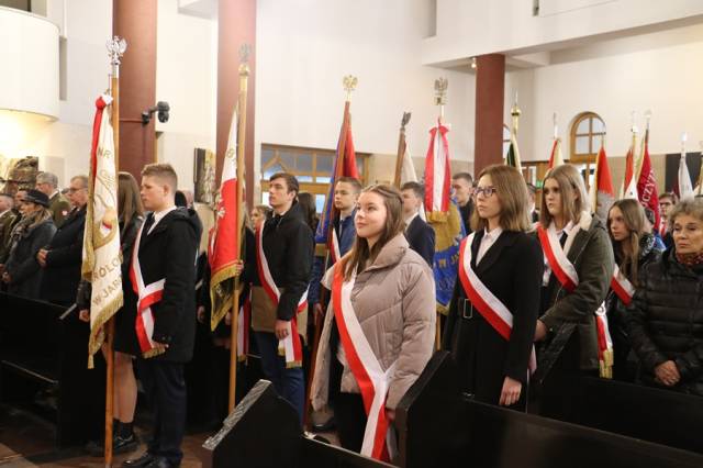 Uczestnicy uroczystości Katyńsko-Smoleńskich.