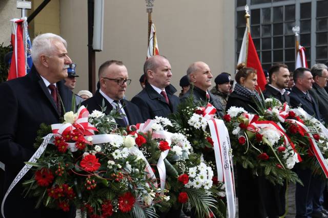 Uczestnicy uroczystości Katyńsko-Smoleńskich.