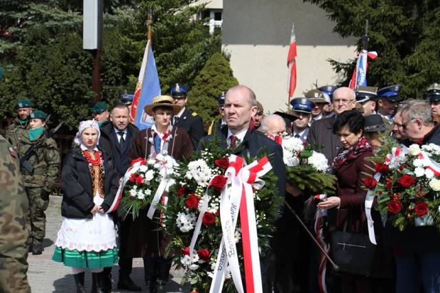 Uczestnicy uroczystości Katyńsko-Smoleńskich.