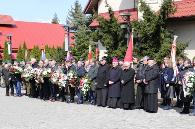 Uczestnicy uroczystości Katyńsko-Smoleńskich.