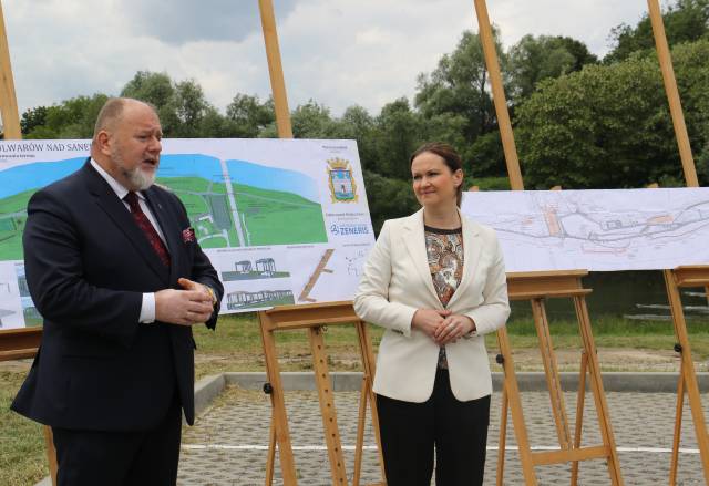 Konferencja prasowa minister Anny Schmidt i burmistrza Waldemara Palucha 