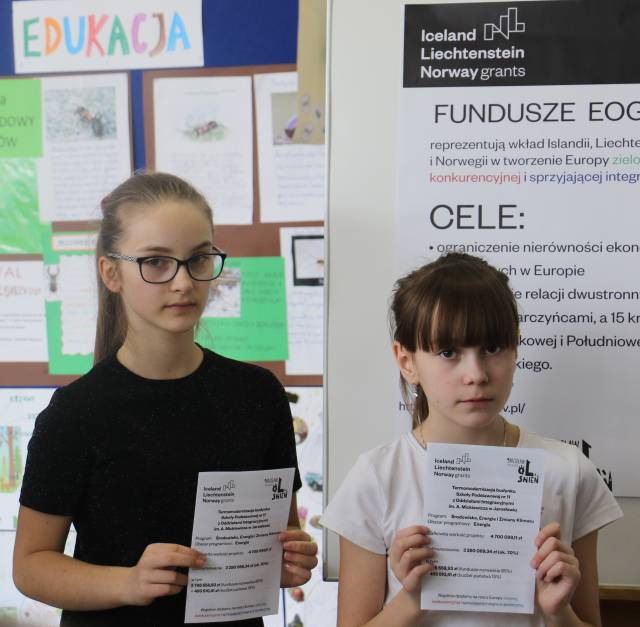 Uczestniczki otwarcia projektu termomodernizacji SP 11